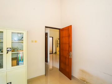 Rumah 5 Mnt ke Gerbang Tol Cimanggis Siap Huni Dibantu KPR J-53358