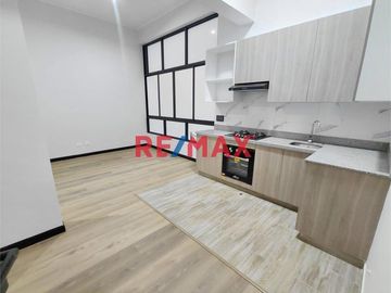 🏡✨ ¡Se Alquila Hermoso Departamento De Estreno En Surquillo En Primer Piso Incluido Estacionamiento 🚗 ! ✨🔑