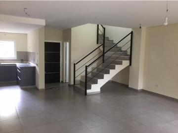 CASA 4 AMB A ESTRENAR - BARRIO LAS MARGARITAS