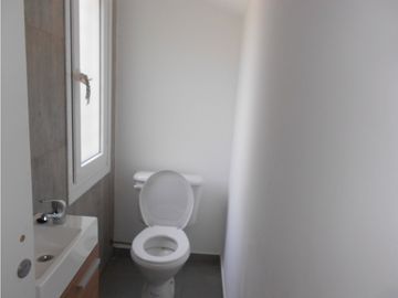 CASA 4 AMB A ESTRENAR - BARRIO LAS MARGARITAS