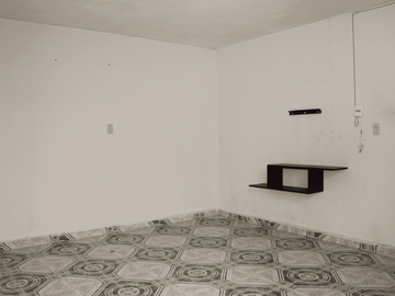 Casa Amplia con Uso de Suelo Mixto en San Sebastían Tecoloxtitlán, Iztapalapa.