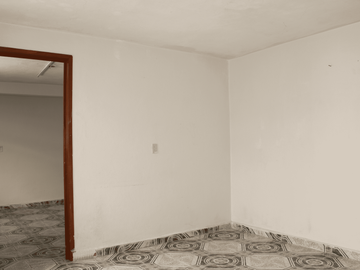 Casa Amplia con Uso de Suelo Mixto en San Sebastían Tecoloxtitlán, Iztapalapa.