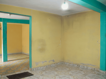 Casa Amplia con Uso de Suelo Mixto en San Sebastían Tecoloxtitlán, Iztapalapa.