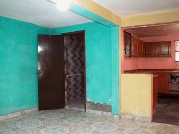 Casa Amplia con Uso de Suelo Mixto en San Sebastían Tecoloxtitlán, Iztapalapa.