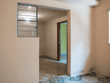 Casa Amplia con Uso de Suelo Mixto en San Sebastían Tecoloxtitlán, Iztapalapa.