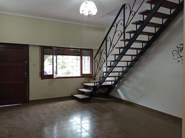 Venta PH 4 ambientes con patio y parrilla - Jose Leon Suarez - San Martin