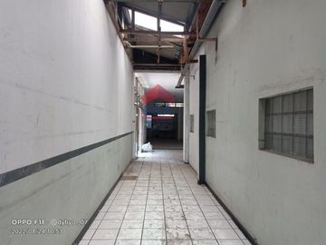 Ruang usaha jln Riau samping kantor pos dan Starbucks