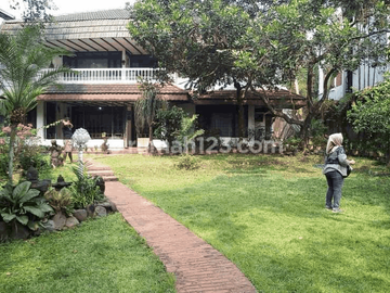Turun Drastis Rumah Besar Kemang Selatan, Jakarta Selatan