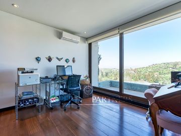 Espectacular Casa en Valle Escondido