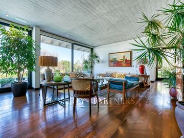 Espectacular Casa en Valle Escondido