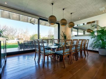 Espectacular Casa en Valle Escondido