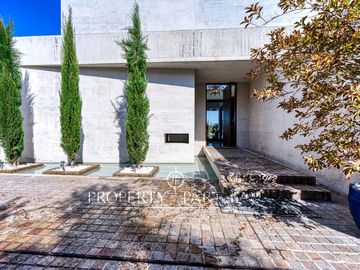 Espectacular Casa en Valle Escondido