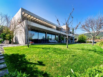 Espectacular Casa en Valle Escondido