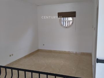 Disewakan Rumah Hook Di Senayan Bintaro Jaya Sektor 9