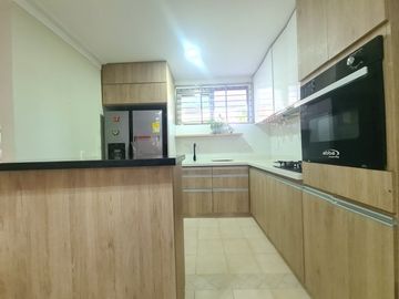 VENTA - BARRIO: LAS COLINAS