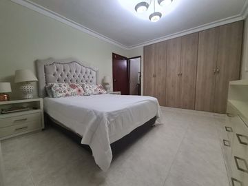 VENTA - BARRIO: LAS COLINAS