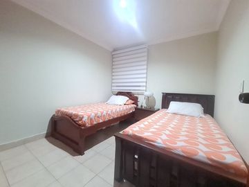 VENTA - BARRIO: LAS COLINAS