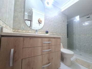 VENTA - BARRIO: LAS COLINAS