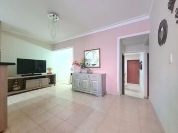 VENTA - BARRIO: LAS COLINAS