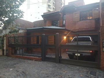 Importante chalet en venta en el centro de Lanús ideal para inversionista