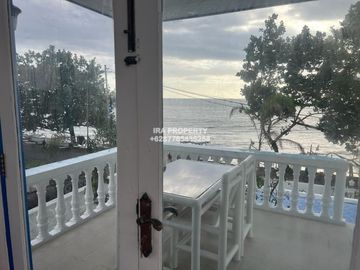 Beachfront villa in Montong, Batulayar near Senggigi