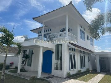 Beachfront villa in Montong, Batulayar near Senggigi