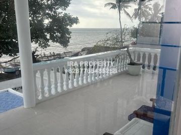 Beachfront villa in Montong, Batulayar near Senggigi