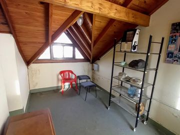 Excelente Casa de 3 ambientes con fondo verde pileta y quincho zona colegio Don Bosco