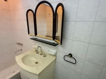 Excelente Casa de 3 ambientes con fondo verde pileta y quincho zona colegio Don Bosco