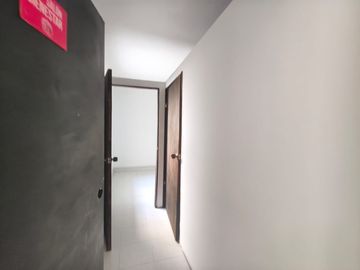 local en arriendo en urbanización la flora. Cod A12236
