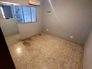 Casa PH en venta en Bernal Oeste