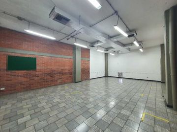 edificio en venta en la flora. Cod V3961356