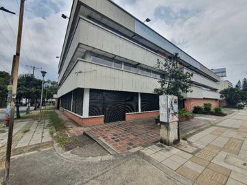edificio en venta en la flora. Cod V3961356