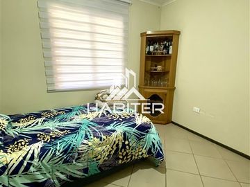 SE VENDE LINDA CASA SECTOR RAUQUEN, CURICO (40339)
