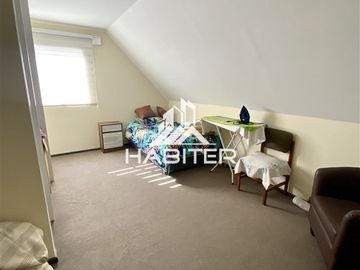 SE VENDE LINDA CASA SECTOR RAUQUEN, CURICO (40339)