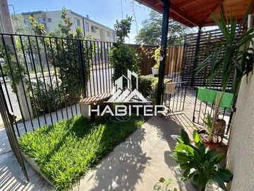 SE VENDE LINDA CASA SECTOR RAUQUEN, CURICO (40339)