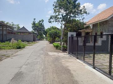 Rumah Etnik dengan Bata Ekspose dekat Pintu Tol Klaten