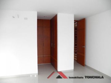 apartamento en venta en la floresta. Cod V12691