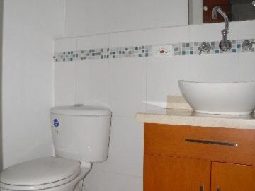 apartamento en venta en la floresta. Cod V12691