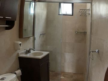VENDO EXCELENTE CASA EN GUADALUPE INN
