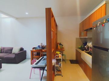 Rumah 2 Lt SHM 8 Menit ke Bintaro Jaya Xchange Dibantu KPR J-33463