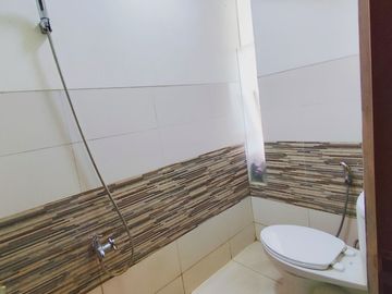Rumah 2 Lt SHM 8 Menit ke Bintaro Jaya Xchange Dibantu KPR J-33463
