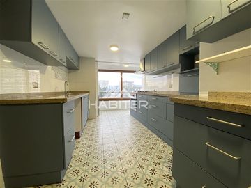 Departamento en Venta en COD36312 Exclusivo departamento, remodelado, sector Colegio Aleman