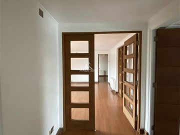 Departamento en Venta en COD36312 Exclusivo departamento, remodelado, sector Colegio Aleman