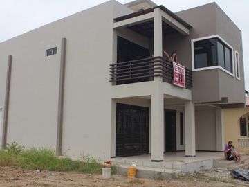 Ballenita: Se Vende Casa Cerca del Mar en Ballenita
