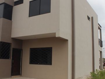 Ballenita: Se Vende Casa Cerca del Mar en Ballenita