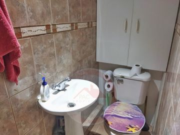 Casa En Venta De 5 Dorm. En Quilicura