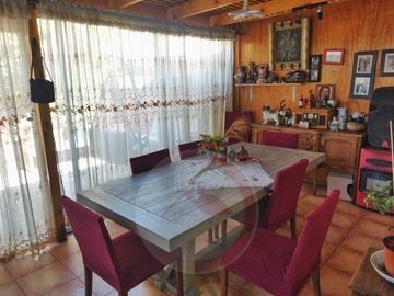 Casa En Venta De 5 Dorm. En Quilicura