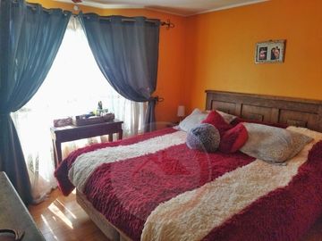 Casa En Venta De 5 Dorm. En Quilicura