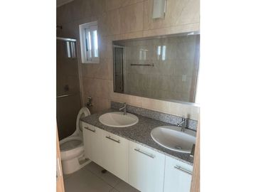 VENTA DE APARTAMENTO CON LINEA BLANCA + CBE VA PORRAS PH TEE ONE